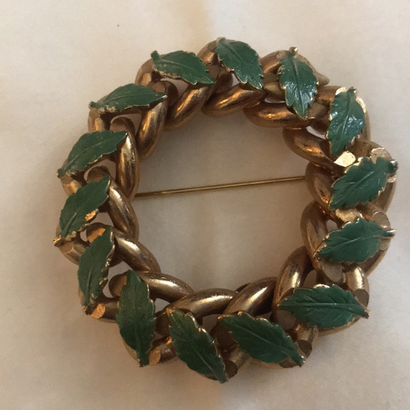 ⚡️FINAL PRICE⚡️ Vintage Leaf Wreath Like Brooch Pin - Picture 2 of 8